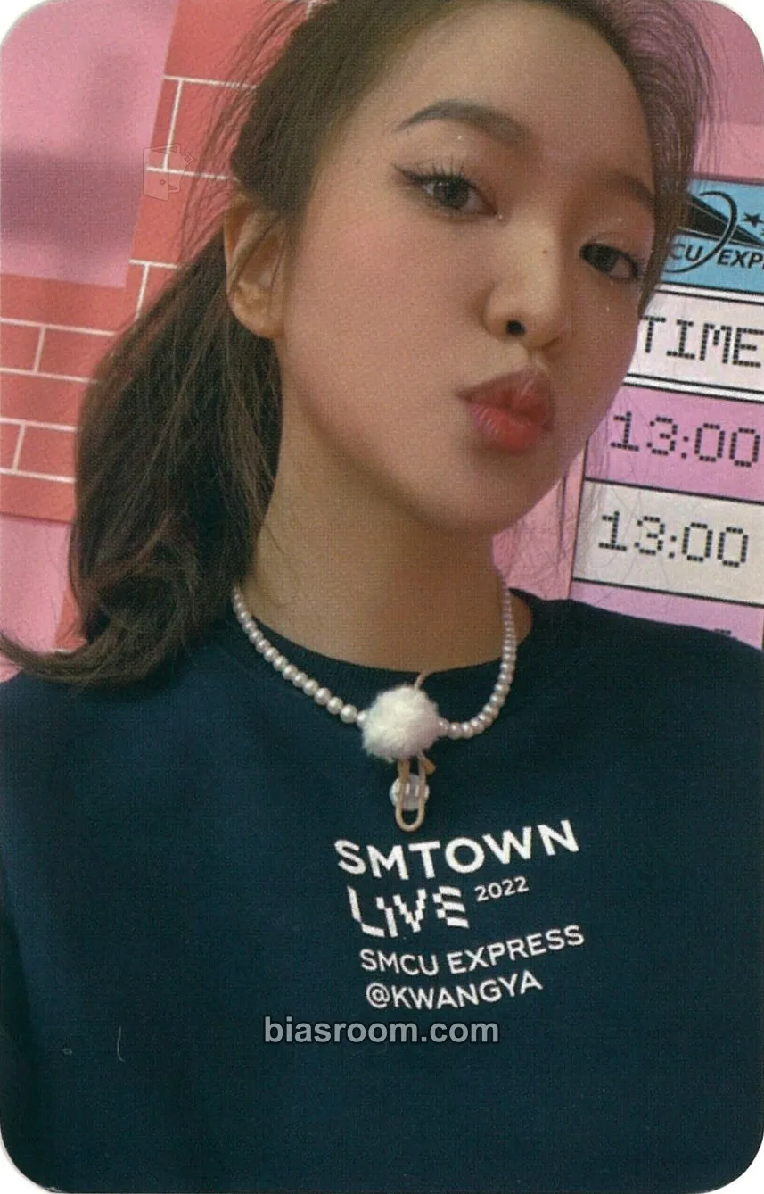 Yeri SM ARTIST Official MD: Antique hand mirror Photocard - Red Velvet - Red Velvet K-pop photocard