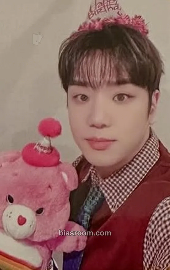 Kim Byeongkwan A.C.E 2025 SEASONS GREETINGS: A Peek Into Squad A.C.E Photocard - A.C.E - A.C.E K-pop photocard