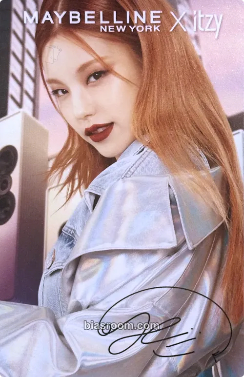 Yeji ITZY X Maybelline Photocard - ITZY - ITZY K-pop photocard