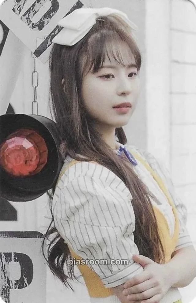We;Na - Yeonseo - Step Like We;Na Album album photocard