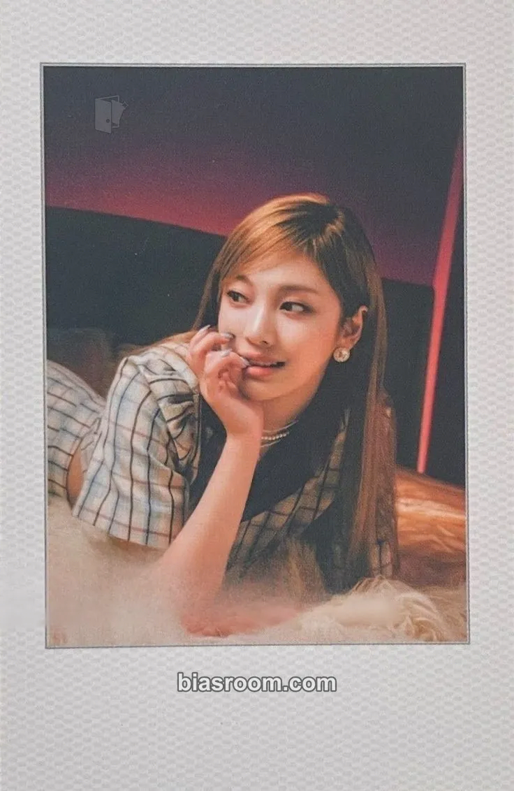 Ningning Season's Greetings (2022) Photocard - aespa - aespa K-pop photocard