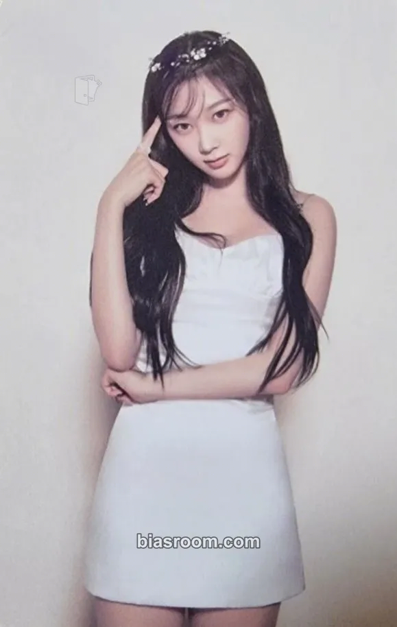 Giselle Season's Greetings (2023) Photocard - aespa - aespa K-pop photocard