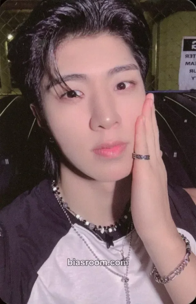ONF - Wyatt - UNBROKEN Album album photocard no retreat version