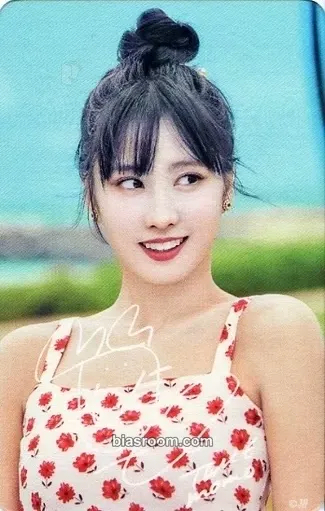 Momo Twaii’s Shop Pop-Up Store Photocard - TWICE - TWICE K-pop photocard
