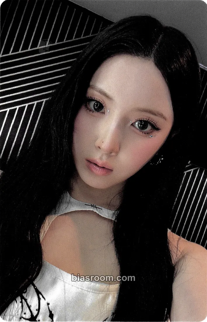 Jiwoo EPISODE 1: ZERO FRONTIER IN INCHEON PHOTOBOOK Photocard - NMIXX - NMIXX K-pop photocard