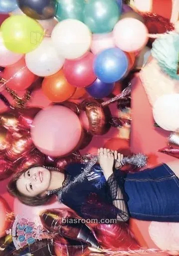 Chaeyoung Twice Debut Showcase "Touchdown in Japan" Photocard - TWICE - TWICE K-pop photocard