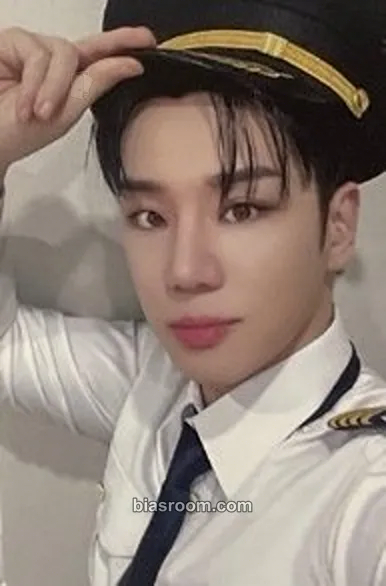 Kim Byeongkwan PINATA Photocard - A.C.E - A.C.E K-pop photocard