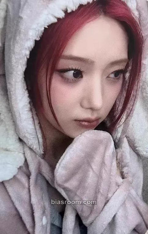 Yeeun Kpop Nara Debut Celebration Photocard - UNCHILD - UNCHILD K-pop photocard