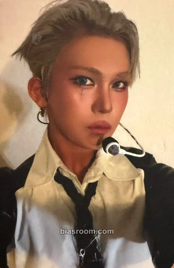 Hyun XLOV - LATAM tour Photocard - XLOV - XLOV K-pop photocard
