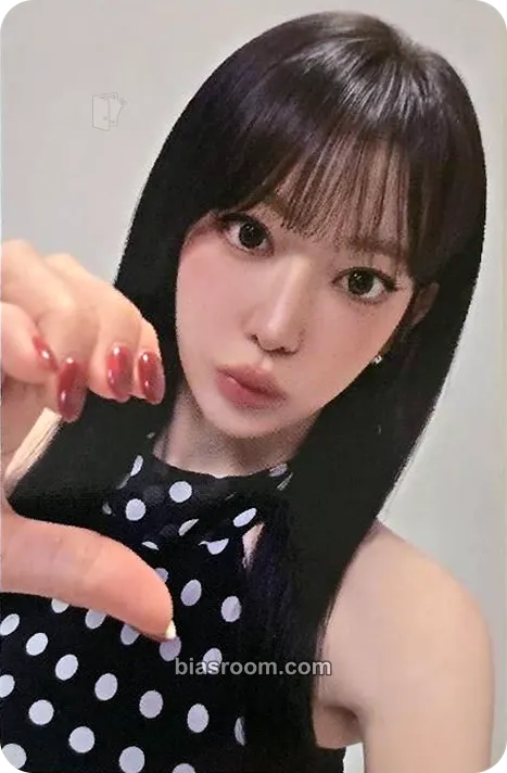 Sakura VR Concert: Invitation Photocard - LE SSERAFIM - LE SSERAFIM K-pop photocard