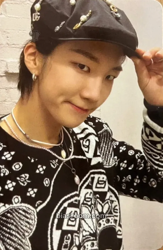 Hoony HOLIDAY Photocard - WINNER - WINNER K-pop photocard
