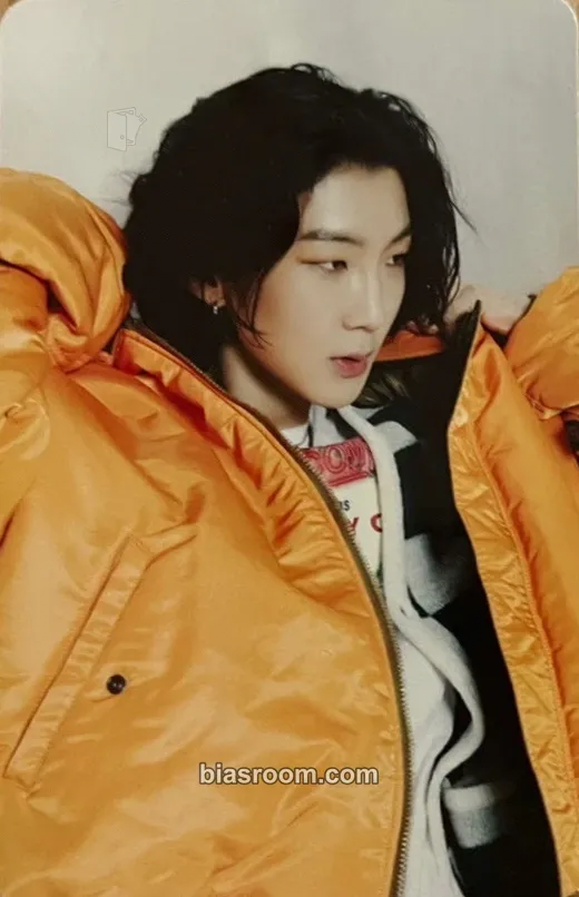 Hoony HOLIDAY Photocard - WINNER - WINNER K-pop photocard