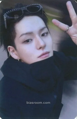 Yoshi LOVE PULSE Photocard - TREASURE - TREASURE K-pop photocard