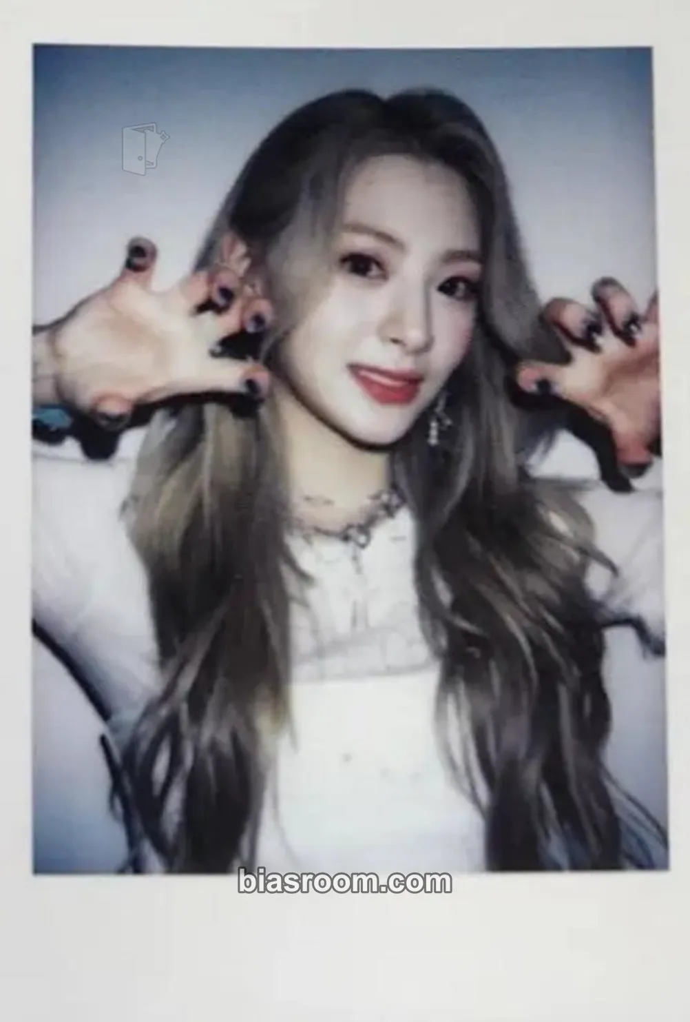 Seeun WE NEED LOVE Photocard - STAYC - STAYC K-pop photocard