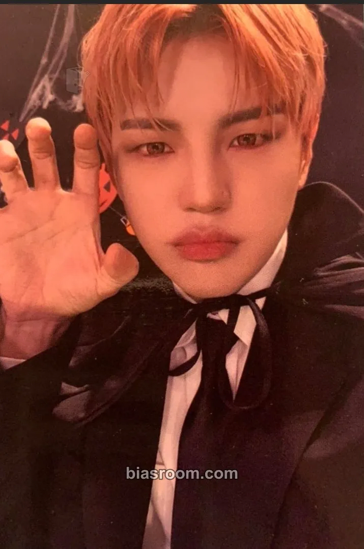 Lee Jiham HJZM : The Butterfly Phantasy Photocard - A.C.E - A.C.E K-pop photocard