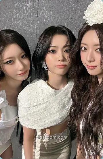 Motto Photocard - ITZY - ITZY K-pop photocard