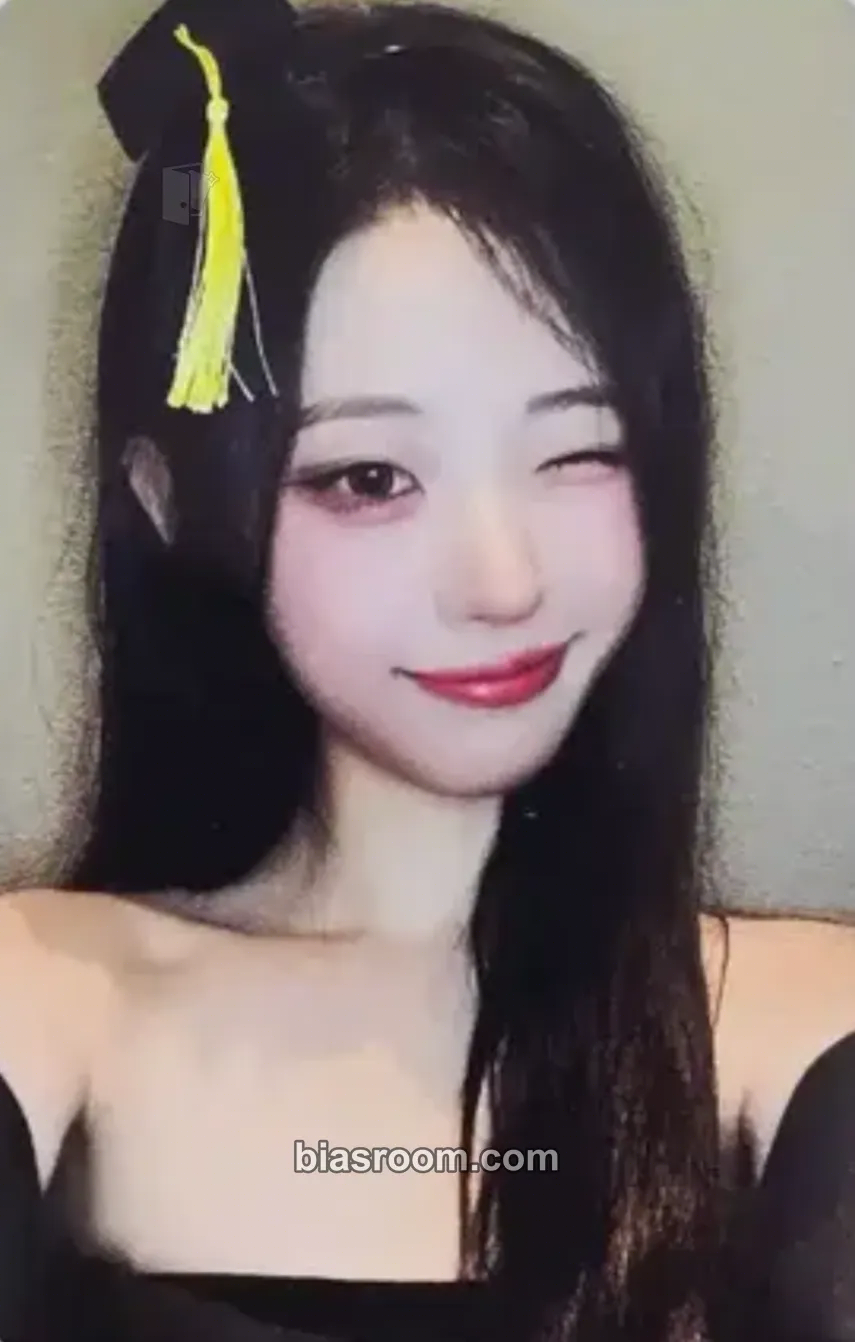 Hina CEREMONY Photocard - QWER - QWER K-pop photocard
