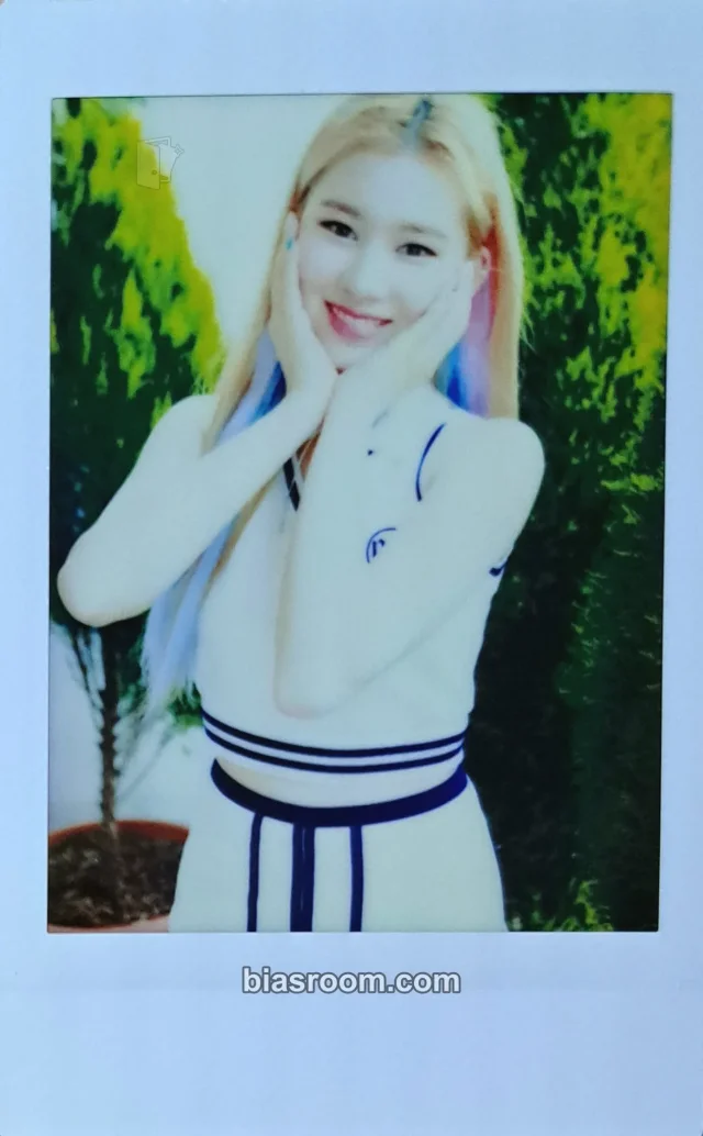 Weki Meki - Elly - Weki Meki 2nd Wonderful Moment ~ Picnic Event polaroid