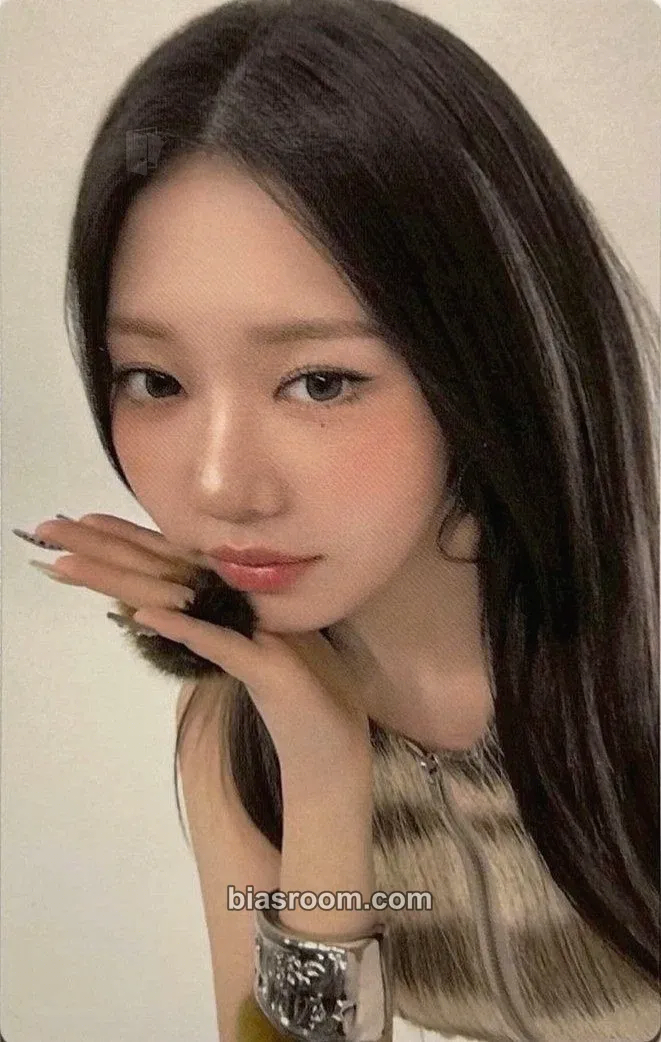 Rora WE GO UP Photocard - BABYMONSTER - BABYMONSTER K-pop photocard