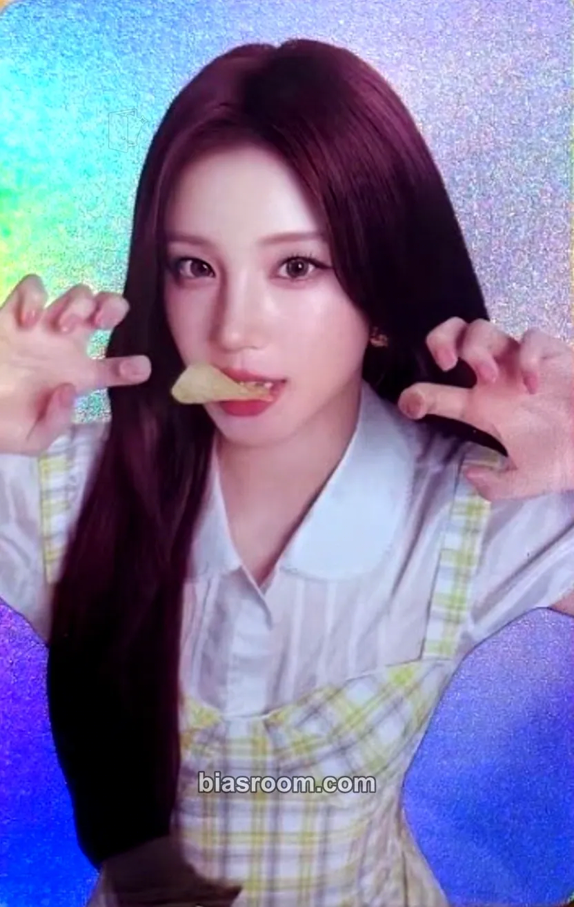 Yuqi Yuqi x Lays (China) Photocard - i-dle - i-dle K-pop photocard