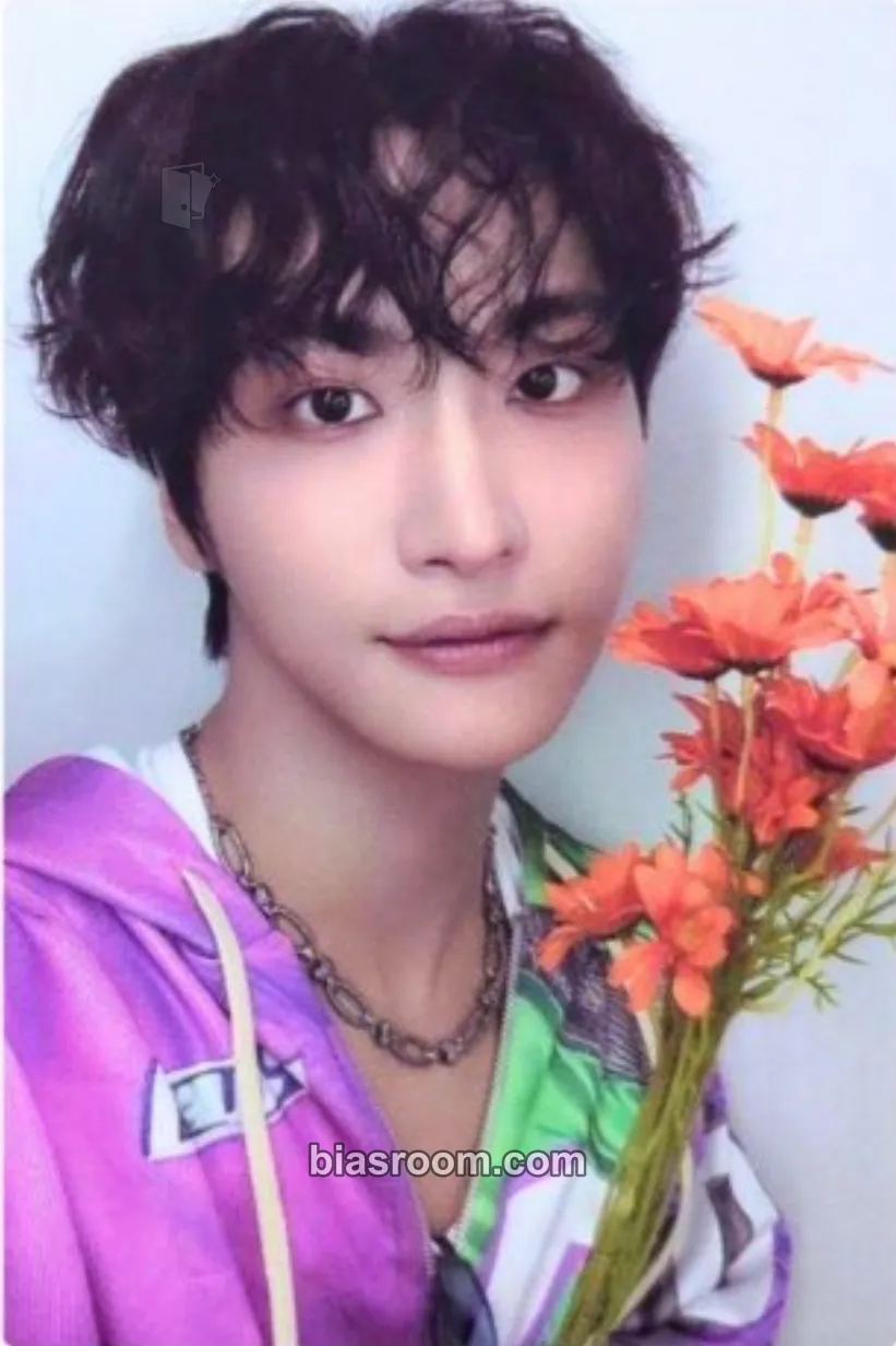 Seonghwa ANITEEZ IN COLOR Photocard - ATEEZ - ATEEZ K-pop photocard