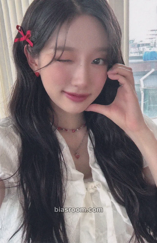 Yein YEIN THE CITY Photocard - Jeong Yein - Jeong Yein K-pop photocard
