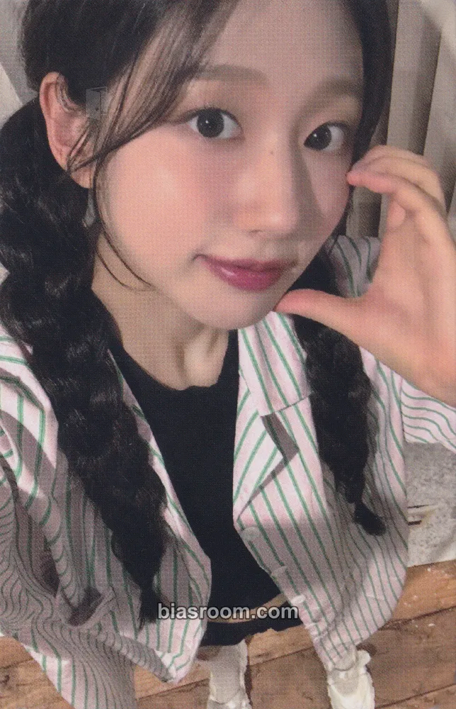 Yein YEIN THE CITY Photocard - Jeong Yein - Jeong Yein K-pop photocard