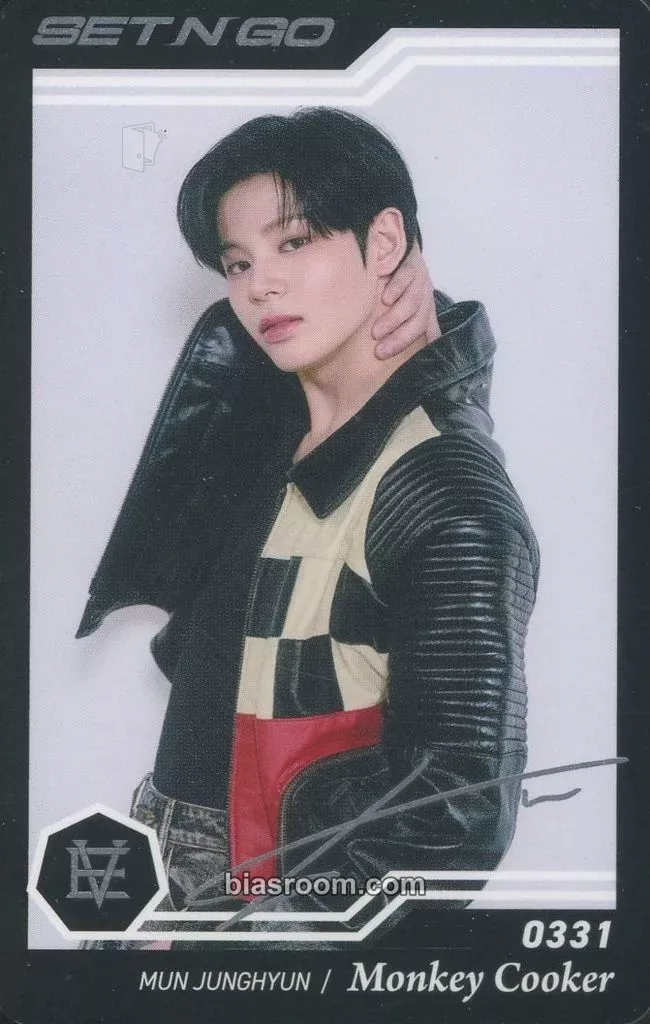 Mun Junghyun 2025 EVNNE CONCERT ‘SET N GO’ Photocard - EVNNE - EVNNE K-pop photocard