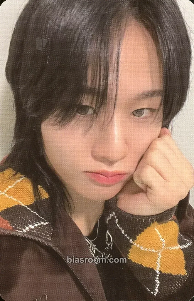 Ji Yunseo Un: SEEN Photocard - EVNNE - EVNNE K-pop photocard