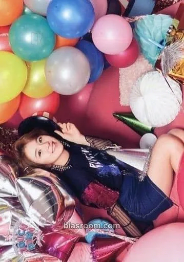 Chaeyoung Twice Debut Showcase "Touchdown in Japan" Photocard - TWICE - TWICE K-pop photocard
