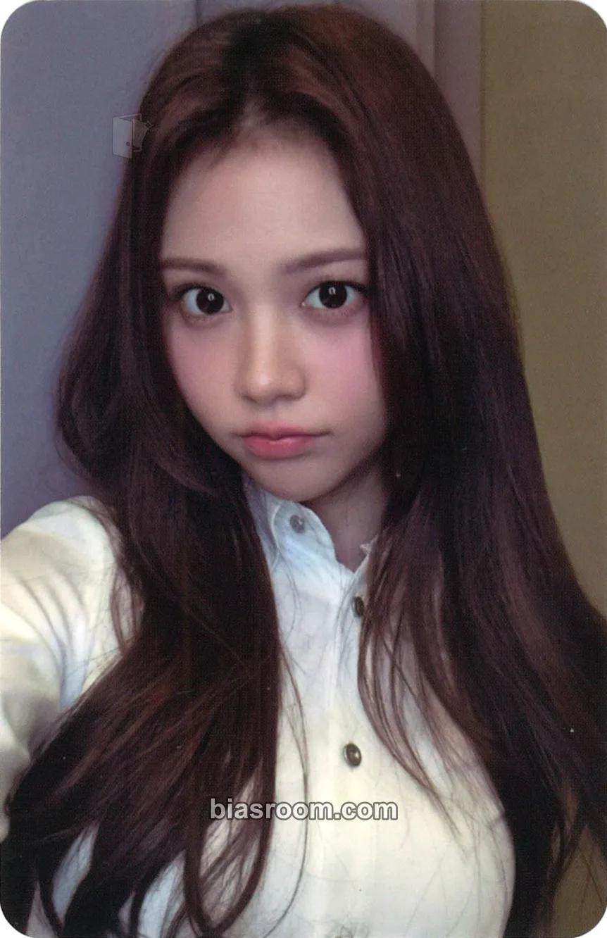 Carmen S2U Official Membership Photocard - Hearts2Hearts - Hearts2Hearts K-pop photocard