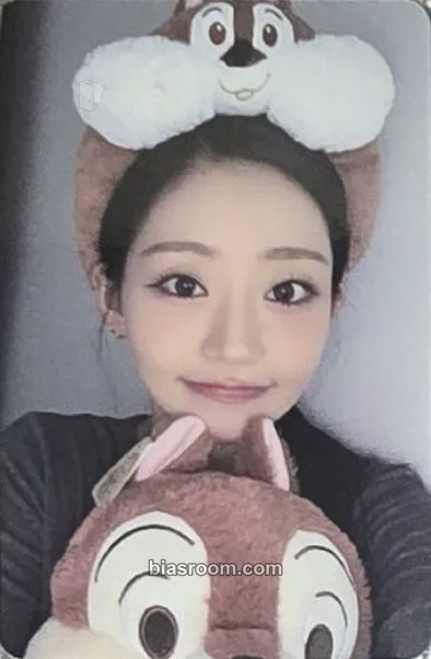 Julie Who Is She Photocard - KISS OF LIFE - KISS OF LIFE K-pop photocard