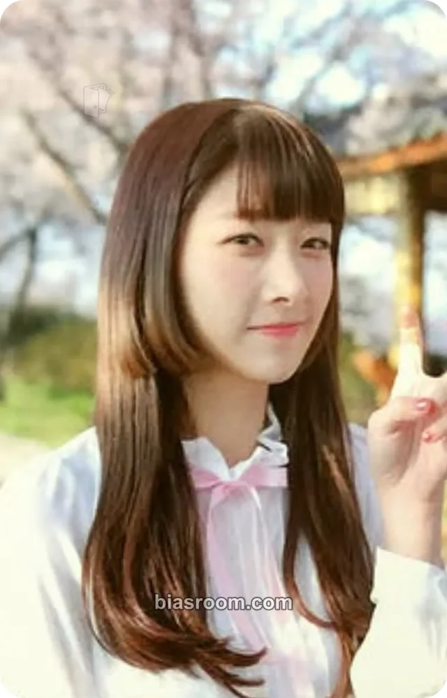 DIA - Eunice - YOLO Album album photocard non-selfie flower version casual version 'selfie' version