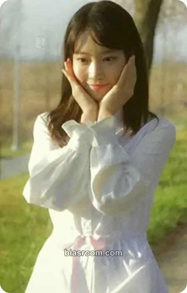 DIA - Jueun - YOLO Album album photocard non-selfie