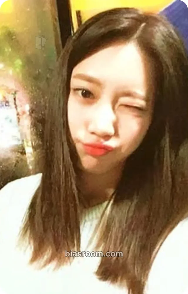 DIA - Jueun - YOLO Album album photocard non-selfie