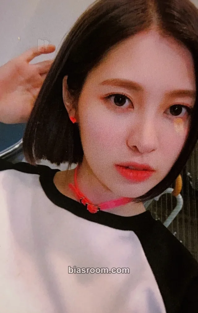 DIA - Yebin - YOLO Album album photocard