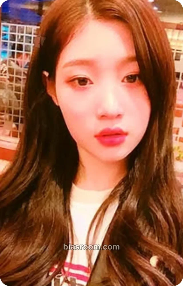DIA - Chaeyeon - YOLO Album album photocard non-selfie casual version 'selfie' version