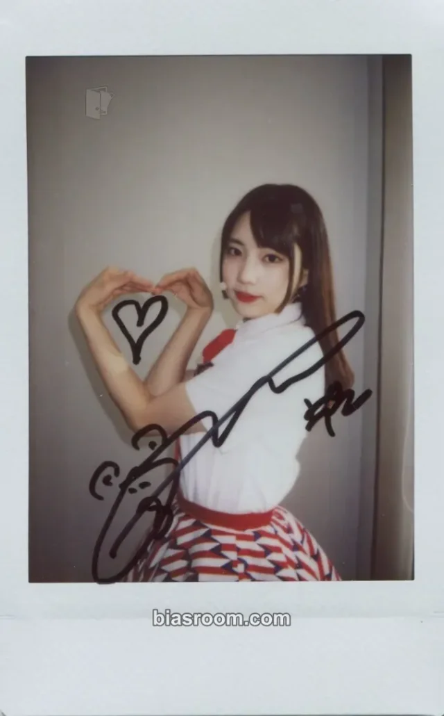 DIA - Jueun - YOLO Album signed polaroid pob (pre-order benefit)