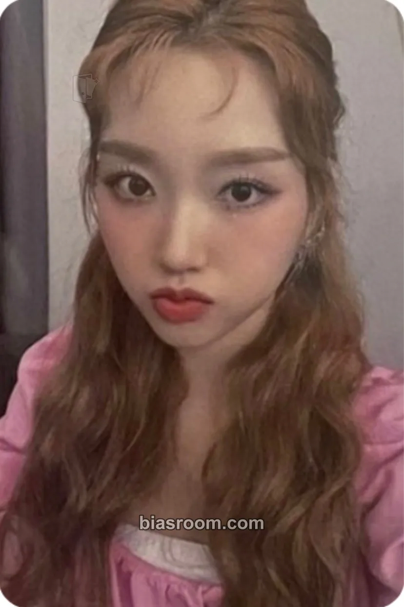 Go Won LOOK:NA Hobbyplanet: Season 1 MD Photocard - LOONA - LOONA K-pop photocard