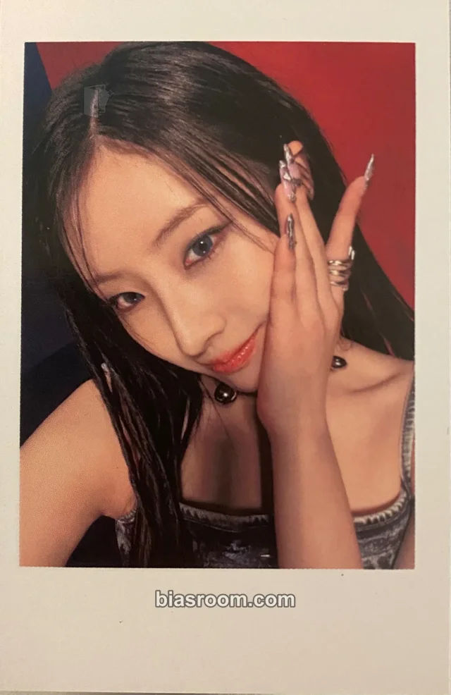 ARTMS - HaSeul - BURN Album lucky draw k idol shop europe (EU) exclusive polaroid