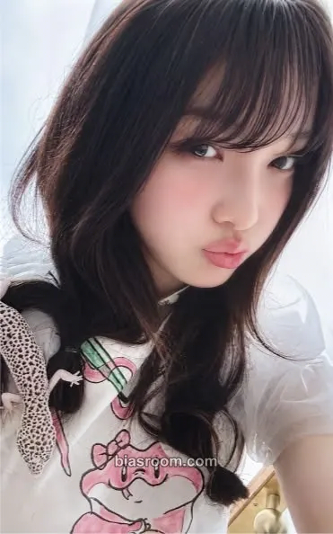 Iroha MAMIHLAPINATAPAI Photocard - ILLIT - ILLIT K-pop photocard