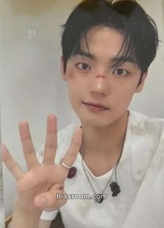 Kang Yuchan Champagne Poppin' Photocard - A.C.E - A.C.E K-pop photocard