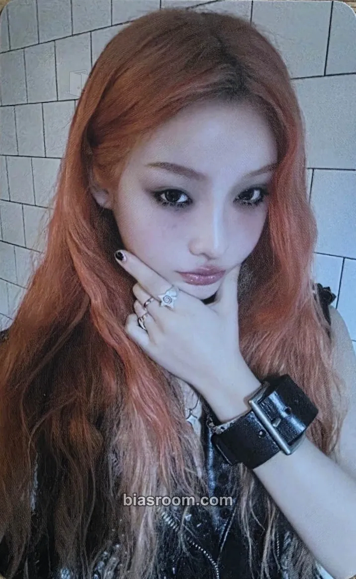 Iroha MAMIHLAPINATAPAI Photocard - ILLIT - ILLIT K-pop photocard