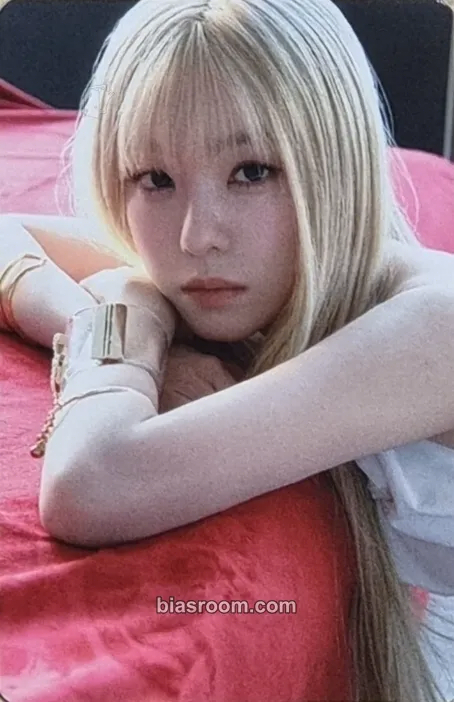 Irene Tilt Photocard - Red Velvet - Red Velvet K-pop photocard