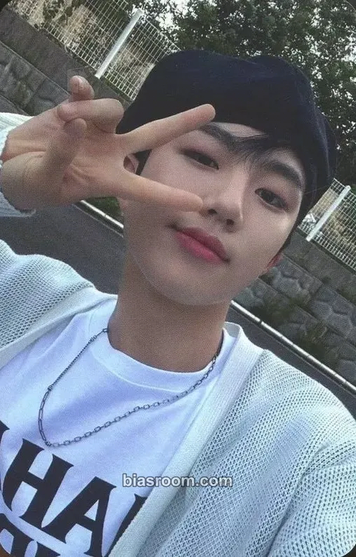Park Jihoo WAKEONE FANMEETING 2023: Wake Up! Summer Vacation Photocard - EVNNE - EVNNE K-pop photocard