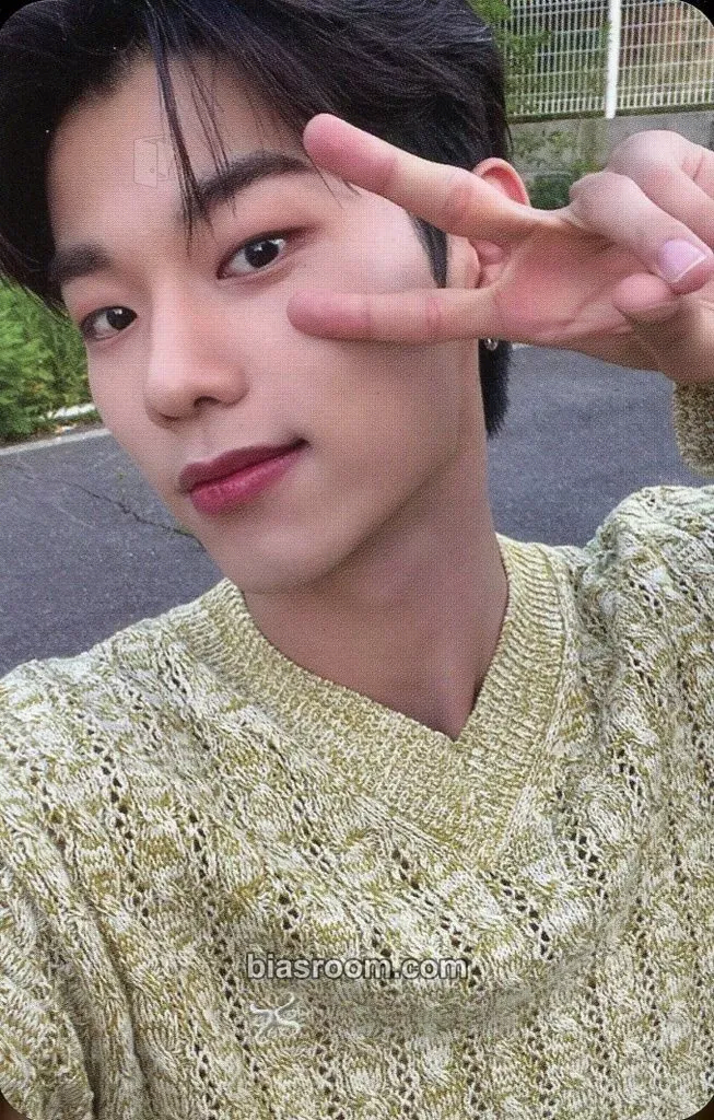 Lee Jeonghyeon WAKEONE FANMEETING 2023: Wake Up! Summer Vacation Photocard - EVNNE - EVNNE K-pop photocard