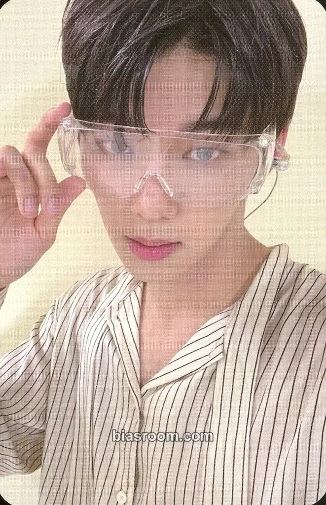 Lee Jeonghyeon Target: ME Photocard - EVNNE - EVNNE K-pop photocard