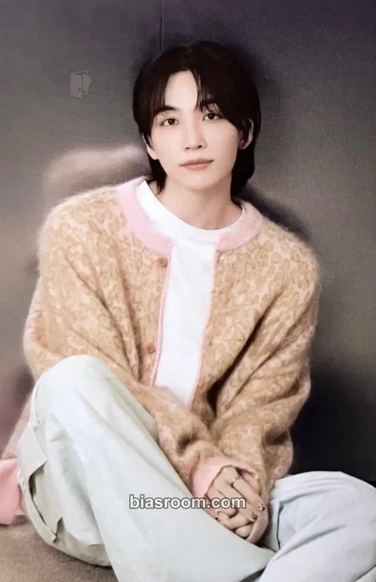 Jeonghan 2024 8TH SVT IN CARAT LAND Photocard - SEVENTEEN - SEVENTEEN K-pop photocard