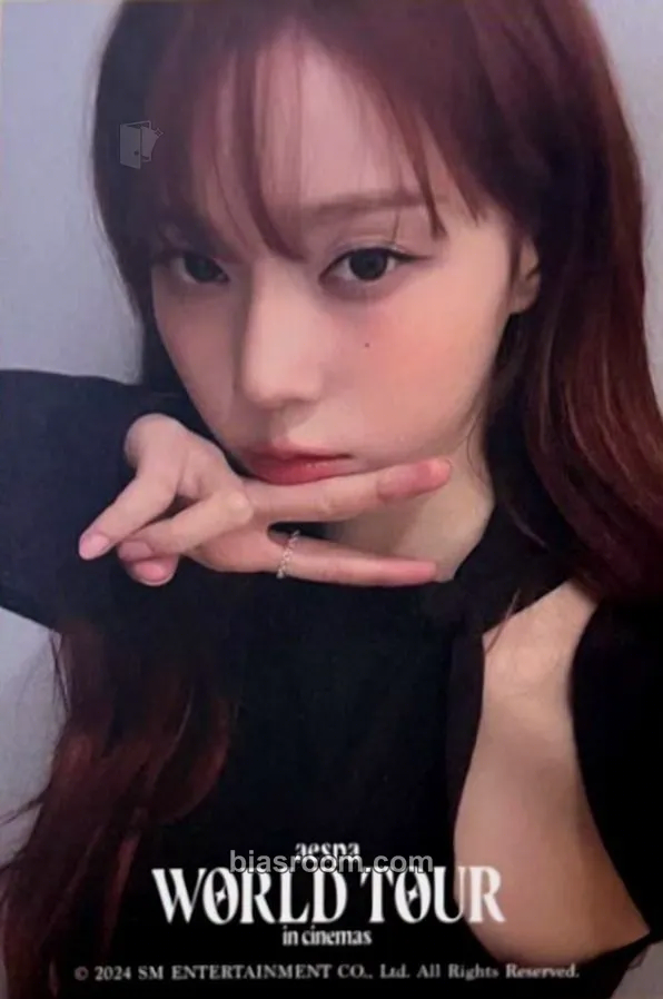 Winter aespa: WORLD TOUR in cinemas Photocard - aespa - aespa K-pop photocard