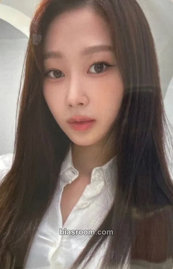Giselle Aespa x Alluring Atelier Photocard - aespa - aespa K-pop photocard